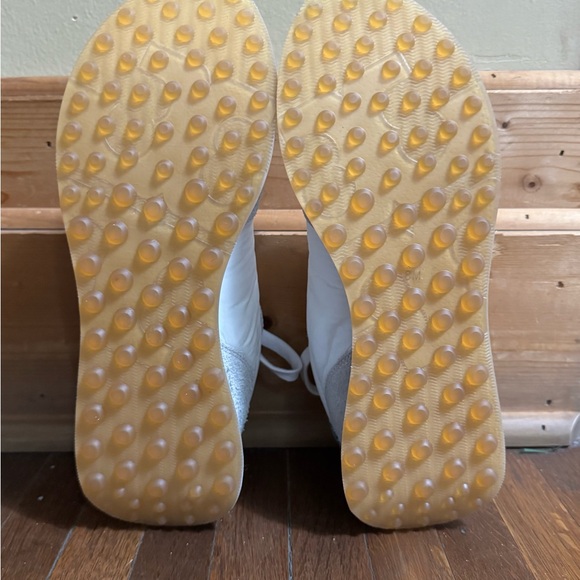 Women’s Tory Burch sneakers in white size 8 - Picture 3 of 5